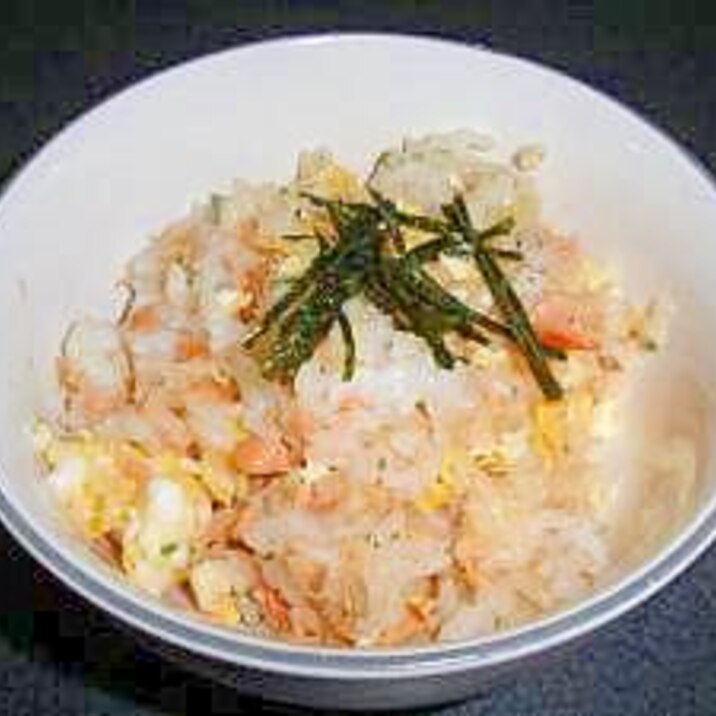 簡単　鮭と卵の混ぜご飯